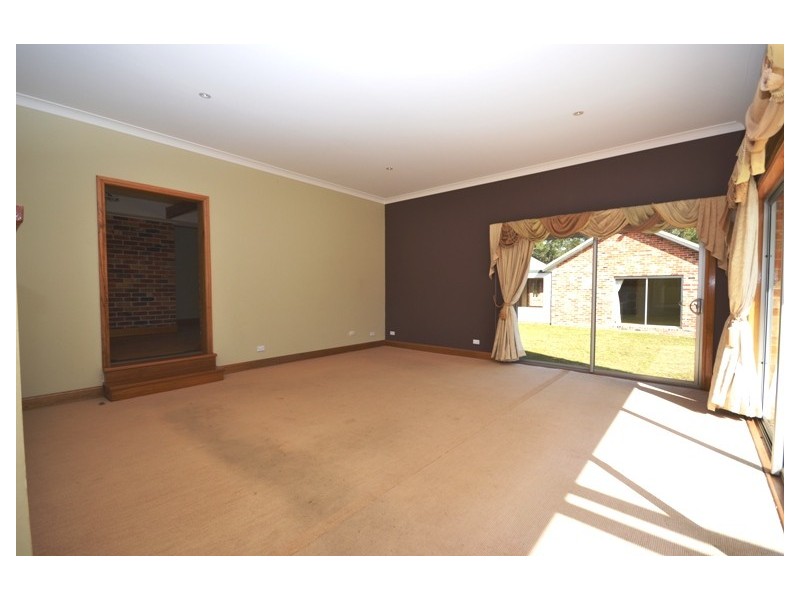 11 Monterey Drive, Nowra Hill NSW 2540
