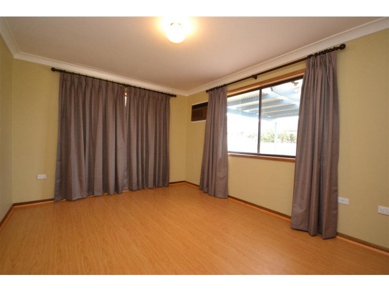 122 Yurunga Drive, North Nowra NSW 2541