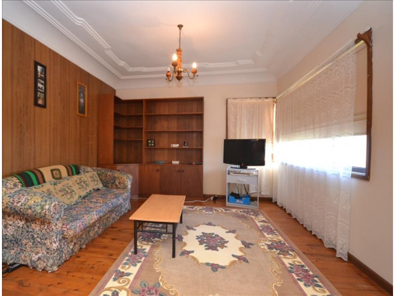 77 Albert Street, Nowra NSW 2541