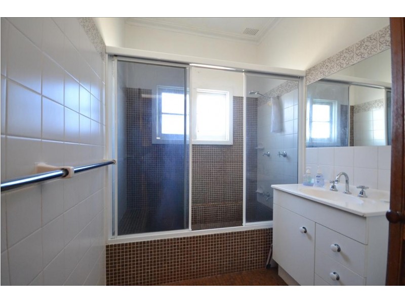 77 Albert Street, Nowra NSW 2541