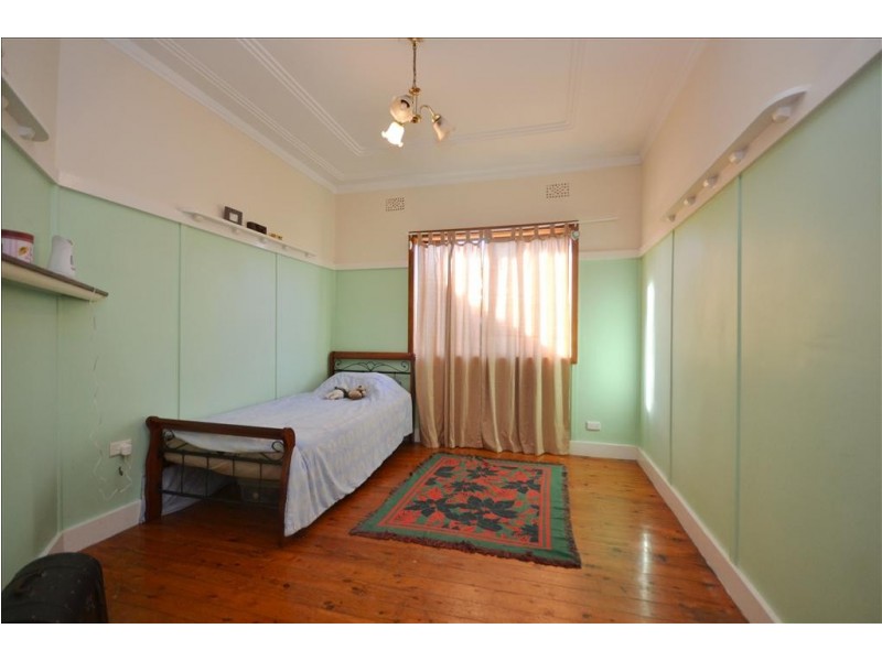 77 Albert Street, Nowra NSW 2541