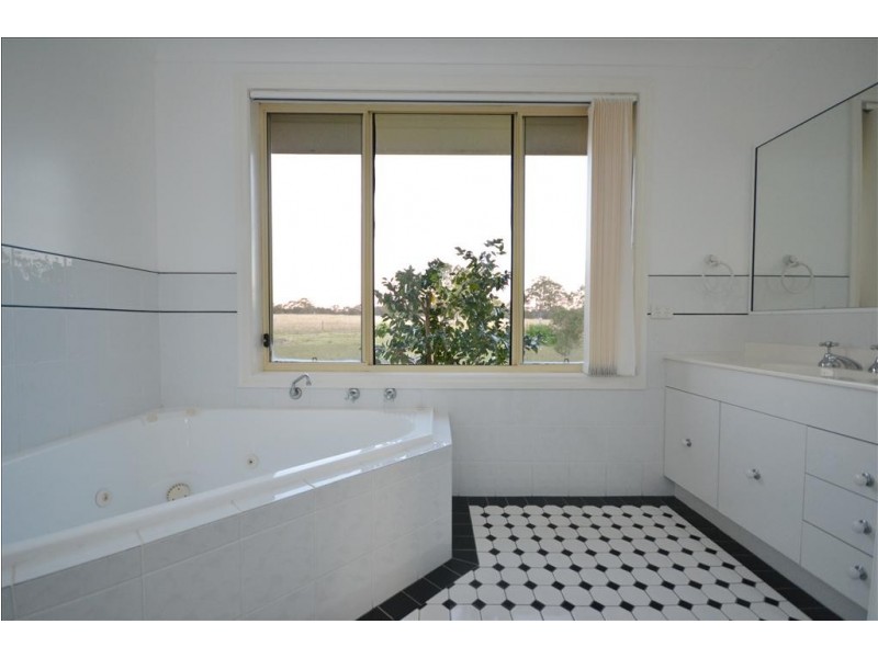 112 Tea Tree Lane, Nowra Hill NSW 2540