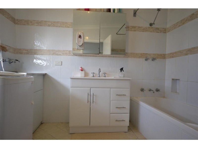 73 Albert Street, Nowra NSW 2541