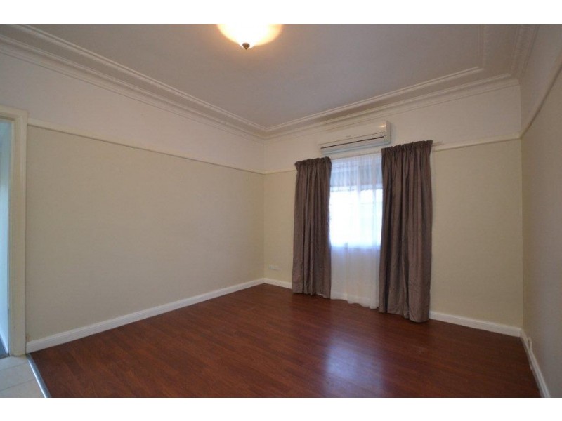 15 Huxley Street, Nowra NSW 2541