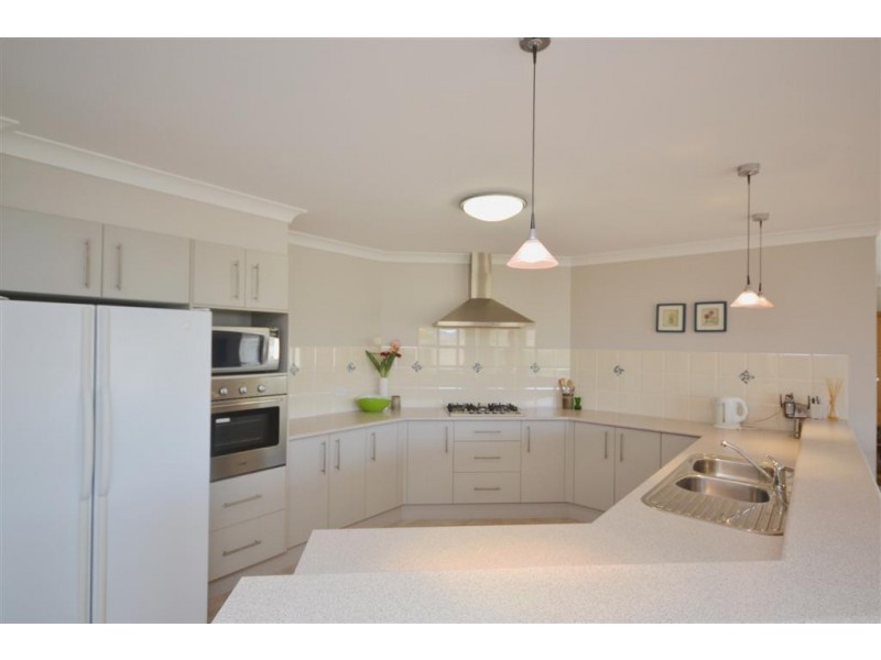 4 Kauri Street, Worrigee NSW 2540