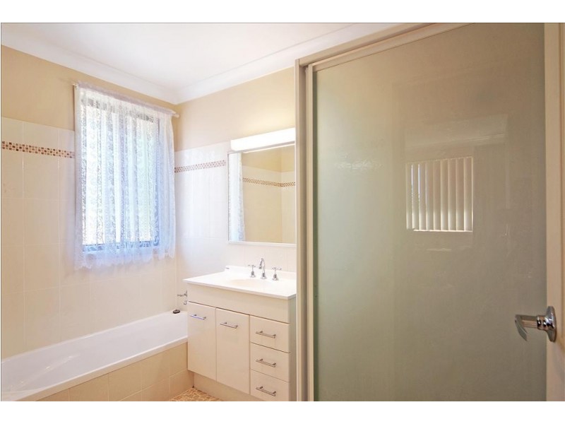 66 Lyndhurst Drive, Bomaderry NSW 2541