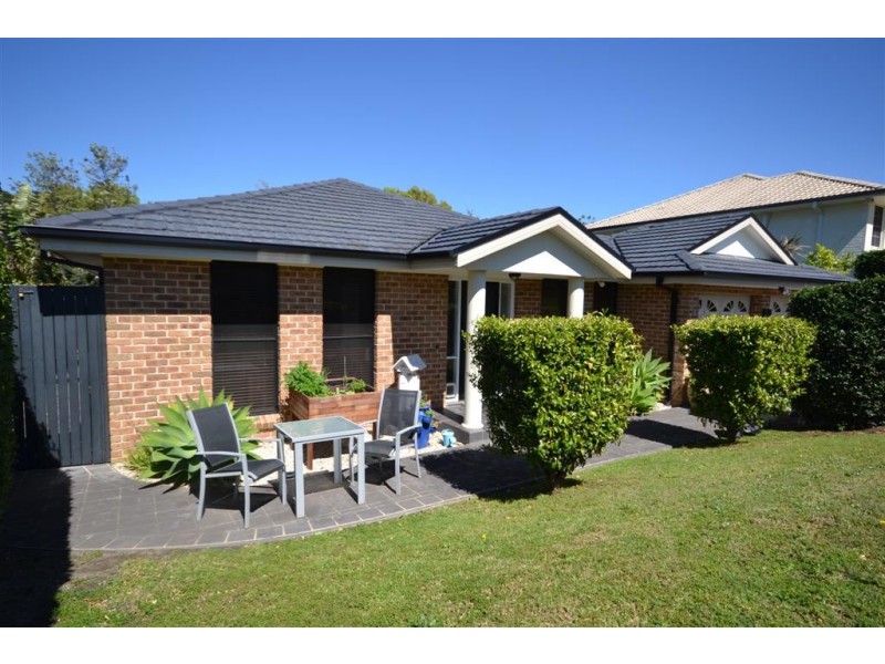 8 Jade Place, Bomaderry NSW 2541