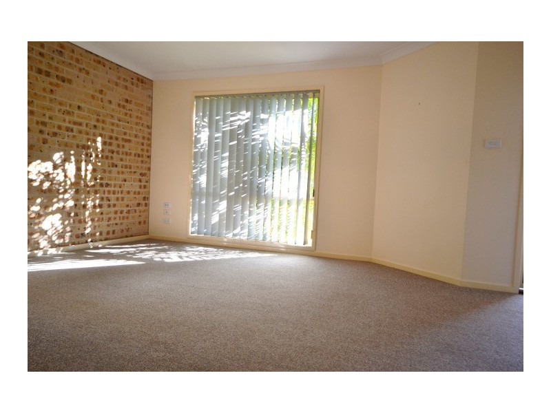 2/3 Harbour Boulevarde, Bomaderry NSW 2541