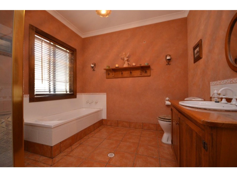 139 Sinclair Road, Falls Creek NSW 2540