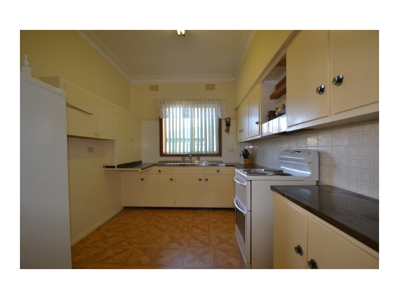 84 Jervis Street, Nowra NSW 2541