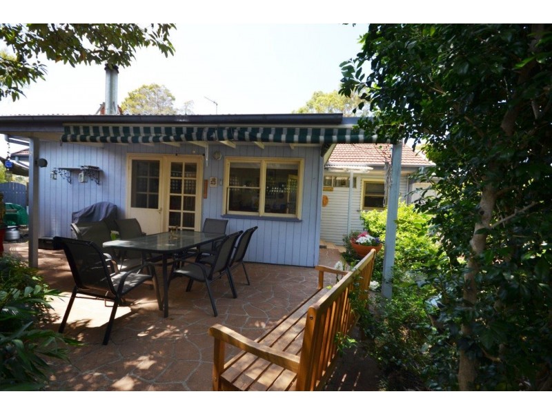 7 Mattes Way, Bomaderry NSW 2541