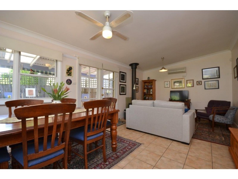 7 Mattes Way, Bomaderry NSW 2541