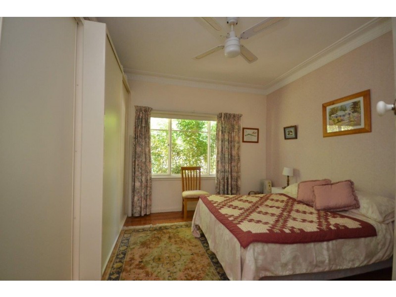 7 Mattes Way, Bomaderry NSW 2541