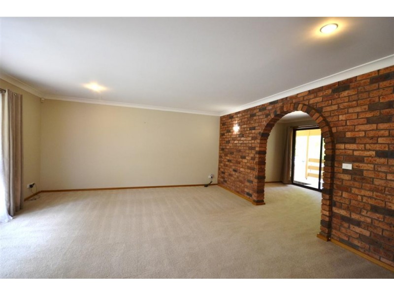 11 Ambassador Avenue, North Nowra NSW 2541