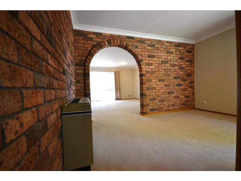 11 Ambassador Avenue, North Nowra NSW 2541