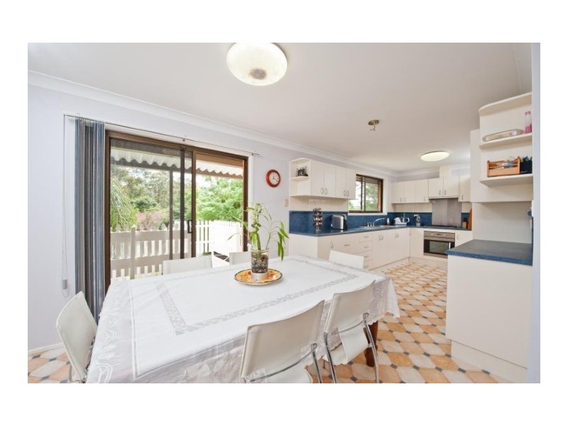 6 Shanklin Close, Bomaderry NSW 2541