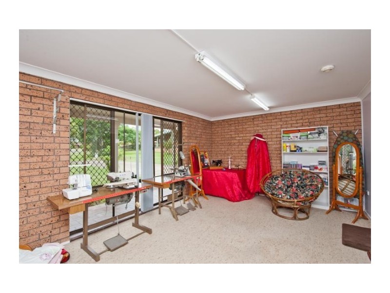 6 Shanklin Close, Bomaderry NSW 2541
