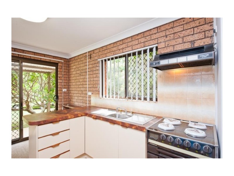 6 Shanklin Close, Bomaderry NSW 2541