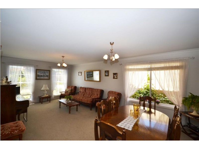 54 Kardella Avenue, Nowra NSW 2541