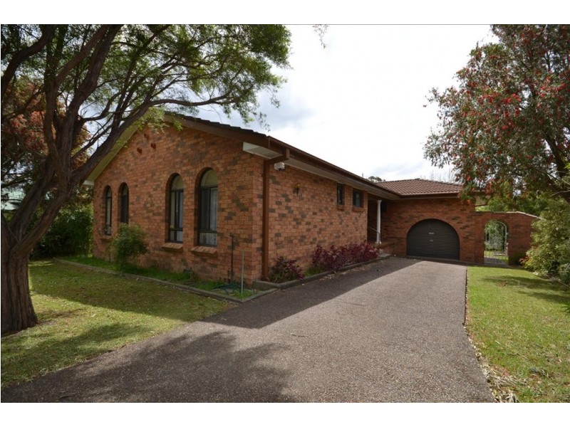 60 Wondalga Crescent, Nowra NSW 2541