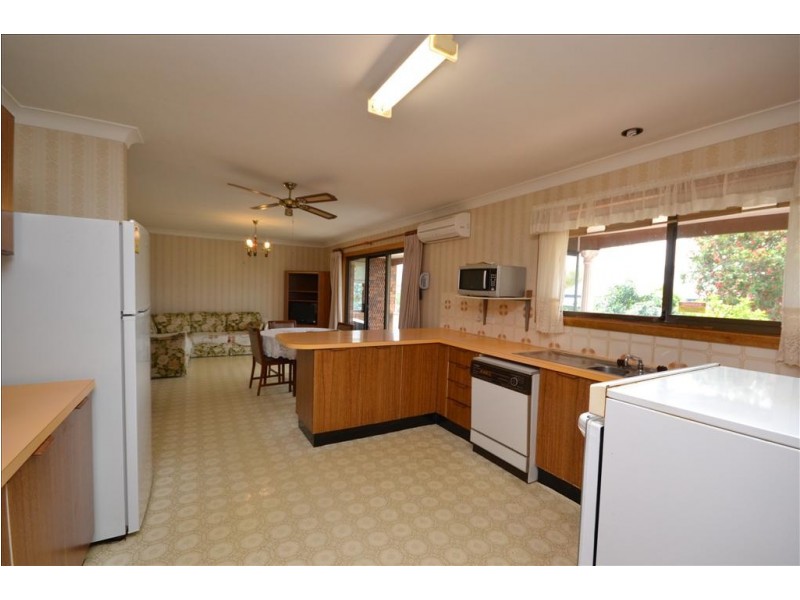 60 Wondalga Crescent, Nowra NSW 2541