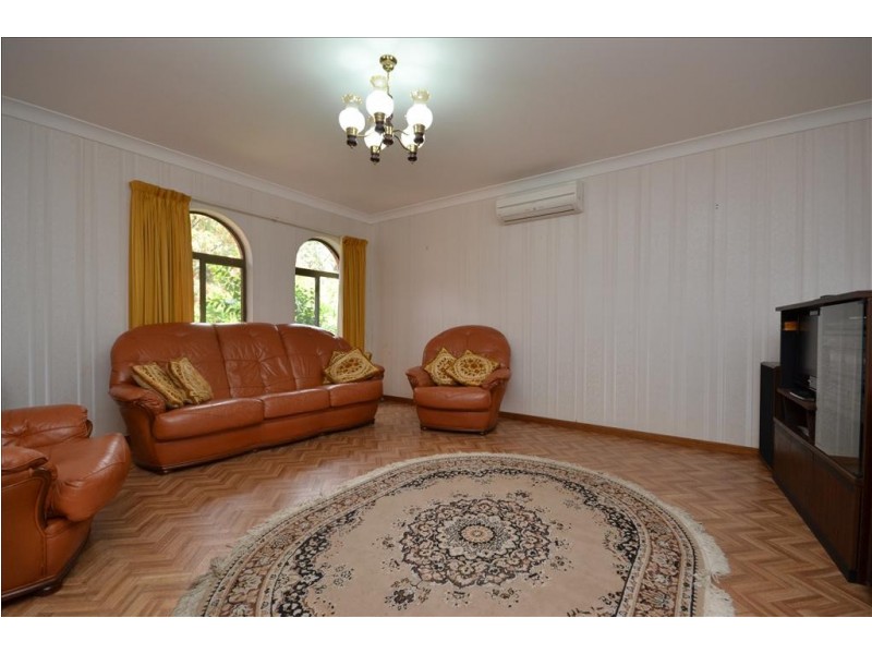 60 Wondalga Crescent, Nowra NSW 2541