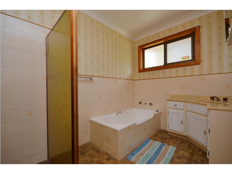 60 Wondalga Crescent, Nowra NSW 2541