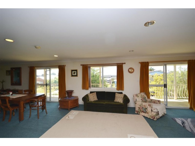 62 Comarong Street, Greenwell Point NSW 2540