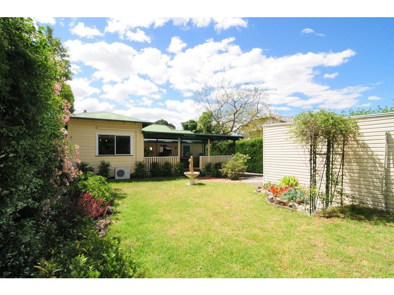 28 Junction Street, Nowra NSW 2541