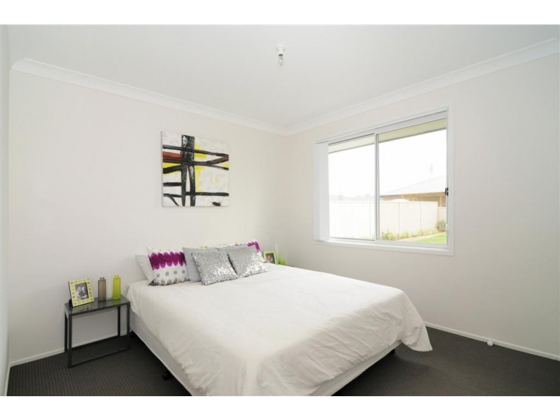 63 Rayleigh  Drive, Worrigee NSW 2540