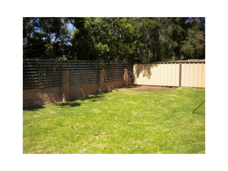 6/6 Carisbrooke Close, Bomaderry NSW 2541