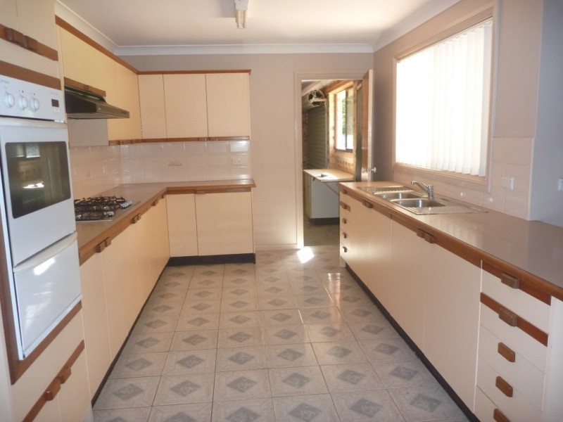 24 Golden Cane Avenue, North Nowra NSW 2541