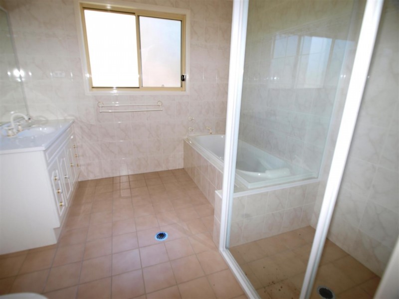 24 Hay Avenue, Shoalhaven Heads NSW 2535