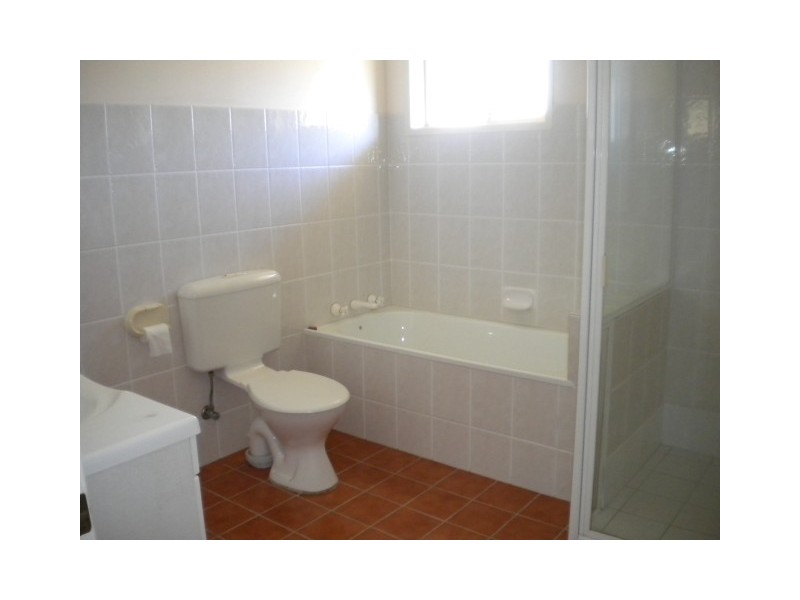 2/8a Rendal Avenue, North Nowra NSW 2541