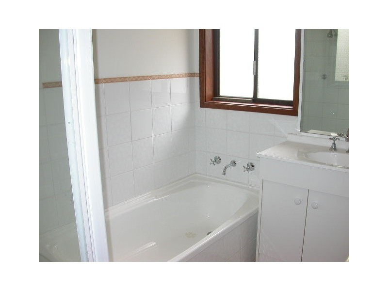 28 Ambassador Avenue, North Nowra NSW 2541