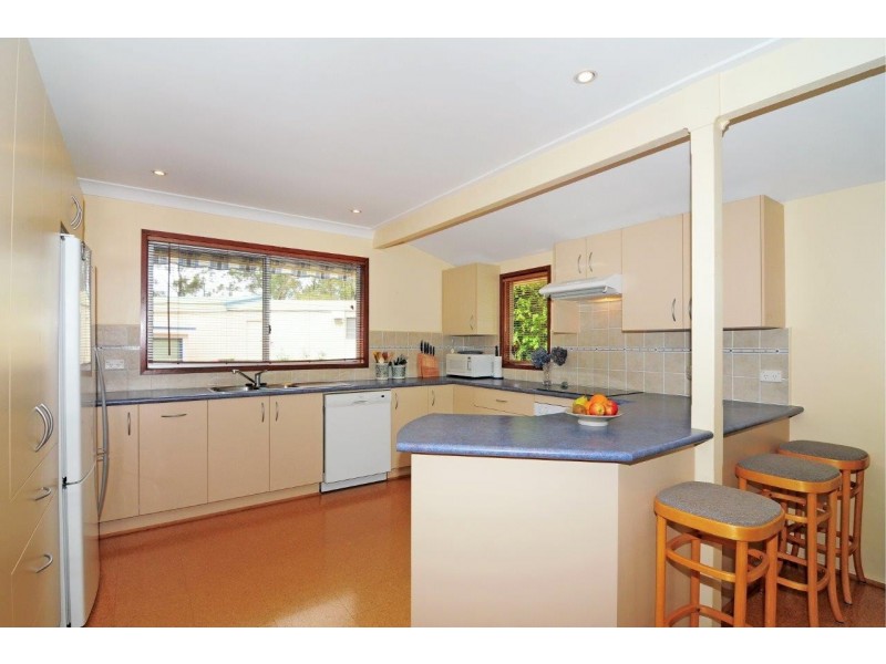 49 Woollamia Road, Falls Creek NSW 2540