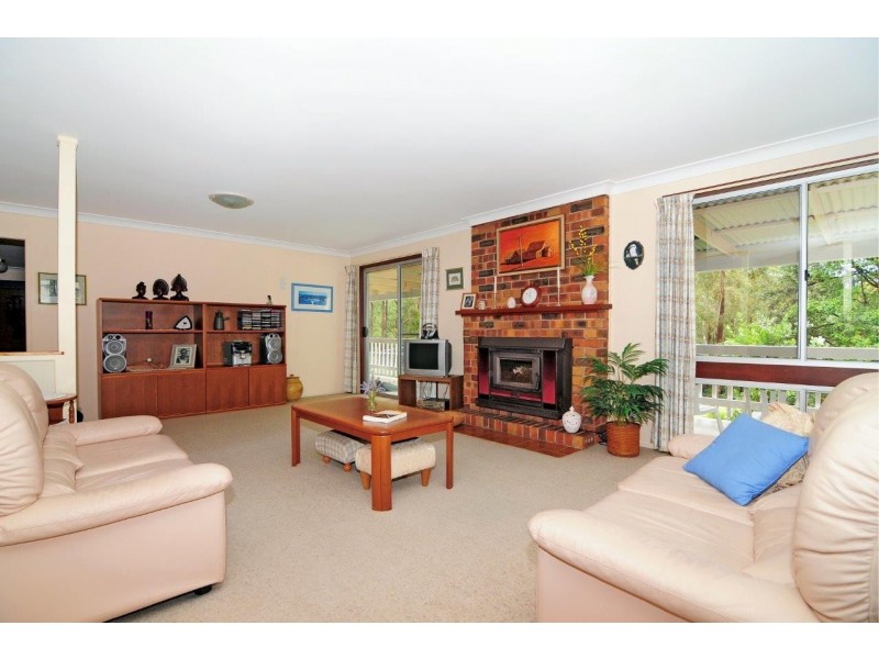 49 Woollamia Road, Falls Creek NSW 2540