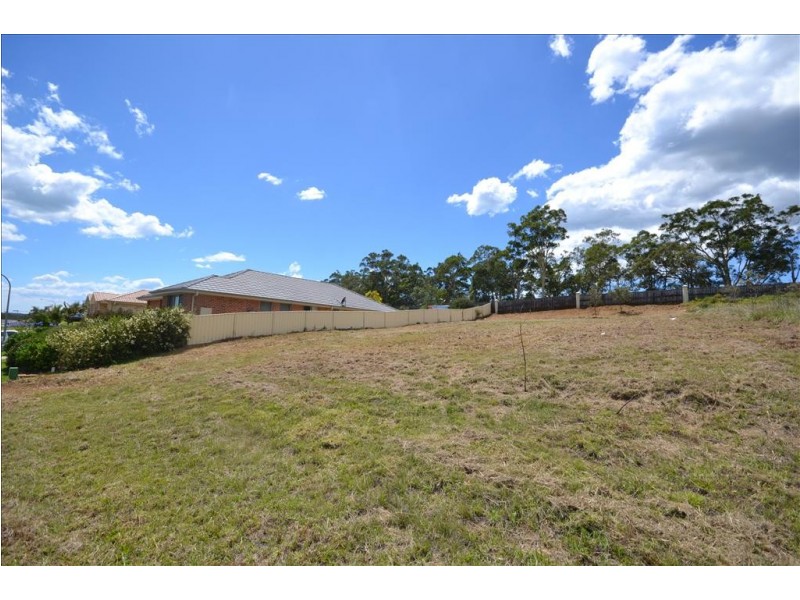 61 Warrigal Street, Nowra NSW 2541