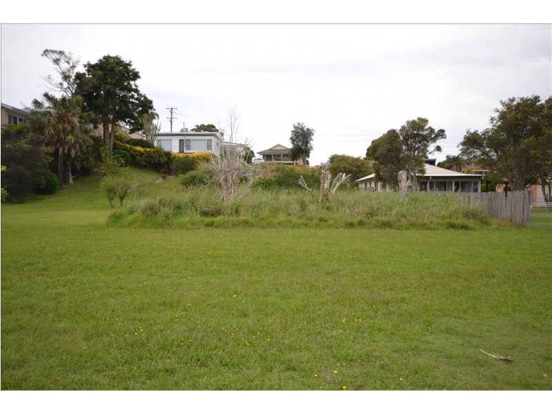 33 Orama Crescent, Orient Point NSW 2540