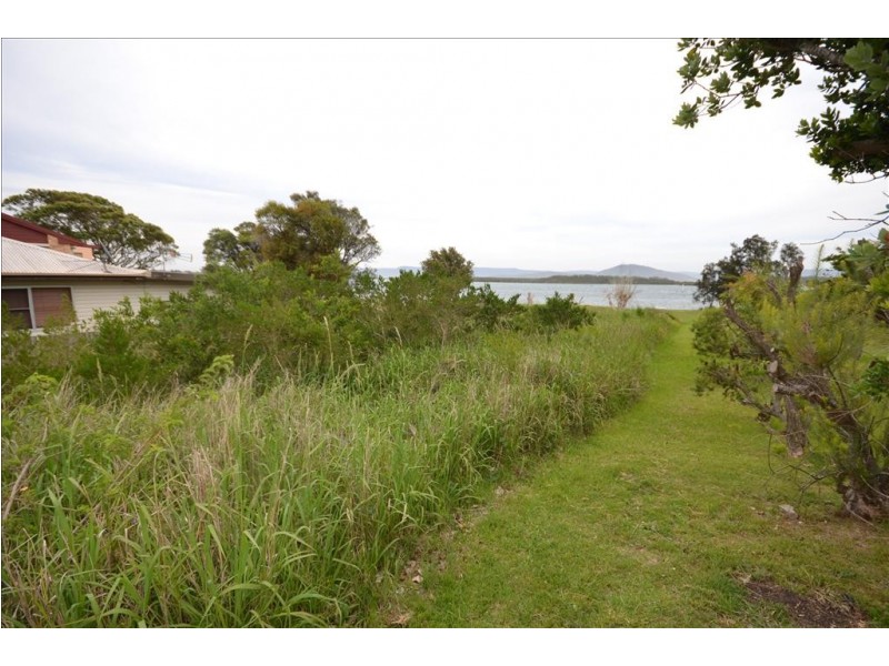 33 Orama Crescent, Orient Point NSW 2540