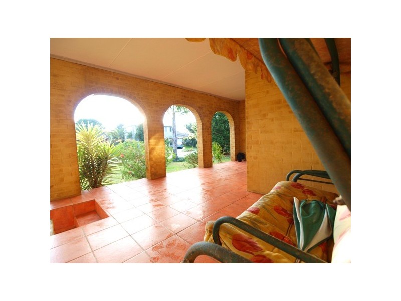 4 Bass Road, Shoalhaven Heads NSW 2535