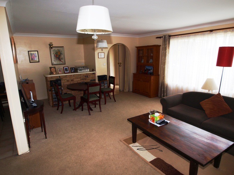 9 Gray Close, Shoalhaven Heads NSW 2535