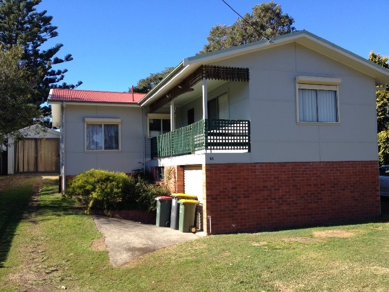 16 Bolt Street, Shoalhaven Heads NSW 2535