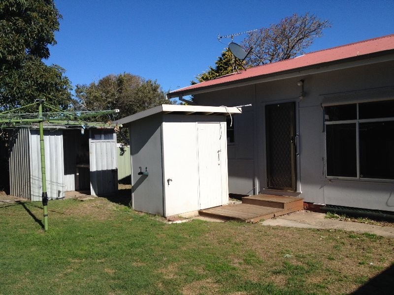 16 Bolt Street, Shoalhaven Heads NSW 2535