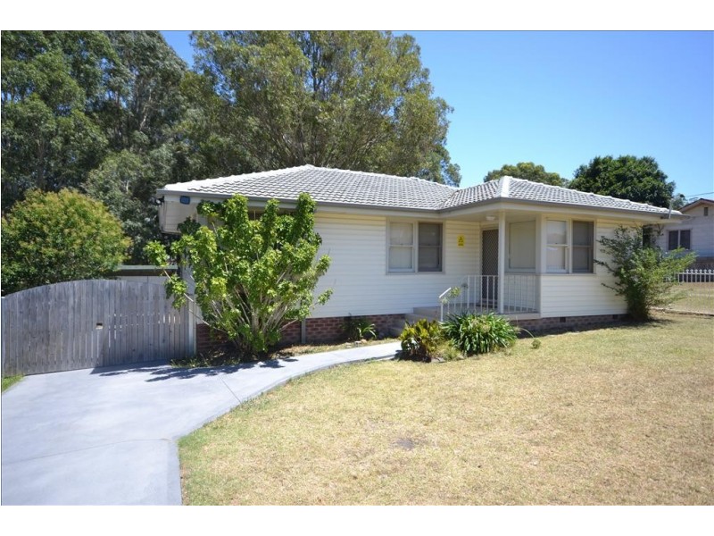 17 Queenborough Street, Nowra NSW 2541