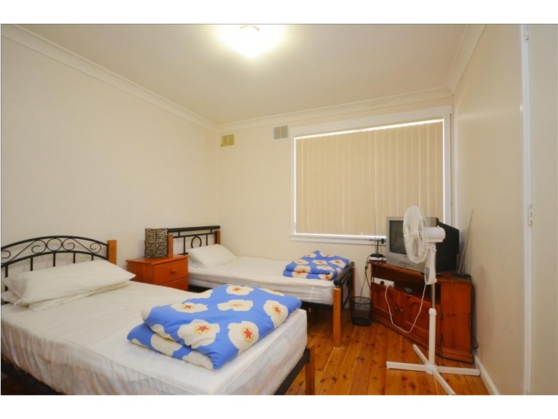 17 Queenborough Street, Nowra NSW 2541