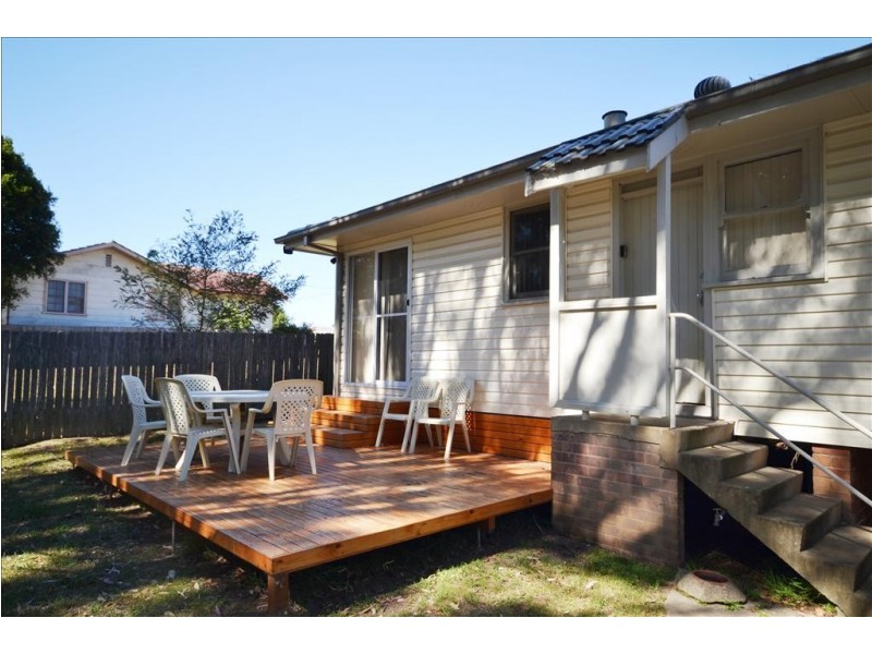 17 Queenborough Street, Nowra NSW 2541