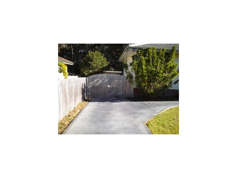 17 Queenborough Street, Nowra NSW 2541