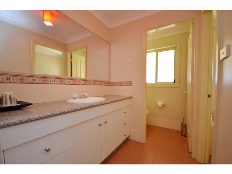 3 Royal Street, Worrigee NSW 2540