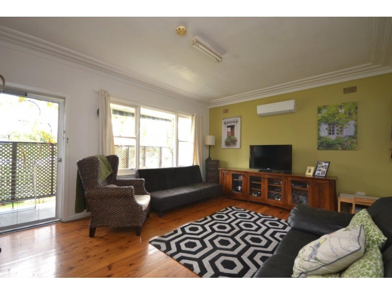 8 McDonald Avenue, Nowra NSW 2541